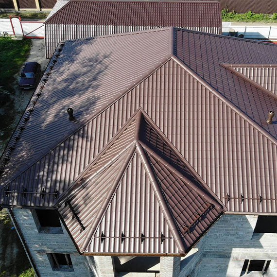 Монтаж сложной крыши и кровли в Верхнем Тагиле и Свердловской области